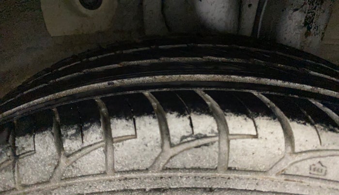 2016 Hyundai Elite i20 MAGNA 1.2, Petrol, Manual, 55,738 km, Left Rear Tyre Tread