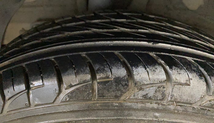 2016 Hyundai Elite i20 MAGNA 1.2, Petrol, Manual, 55,738 km, Right Rear Tyre Tread