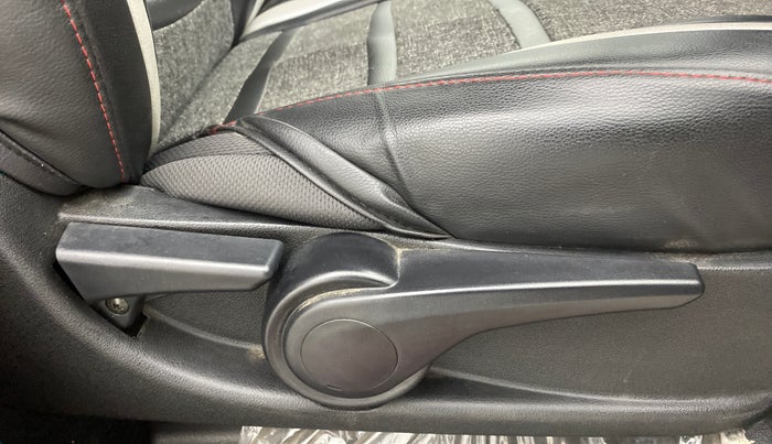 2017 Tata TIGOR XZ 1.2 REVOTRON OPT, Petrol, Manual, 36,677 km, Driver Side Adjustment Panel