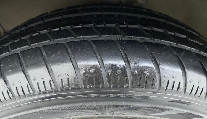 2018 Maruti Celerio VXI d, Petrol, Manual, 72,190 km, Left Front Tyre Tread