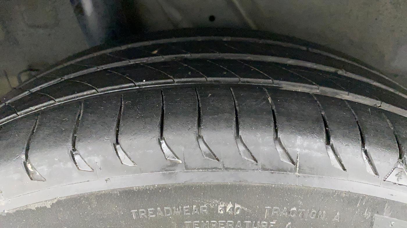 2019 Hyundai VENUE 1.0 TURBO GDI SX+ AT, Petrol, Automatic, 43,438 km, Right Rear Tyre Tread