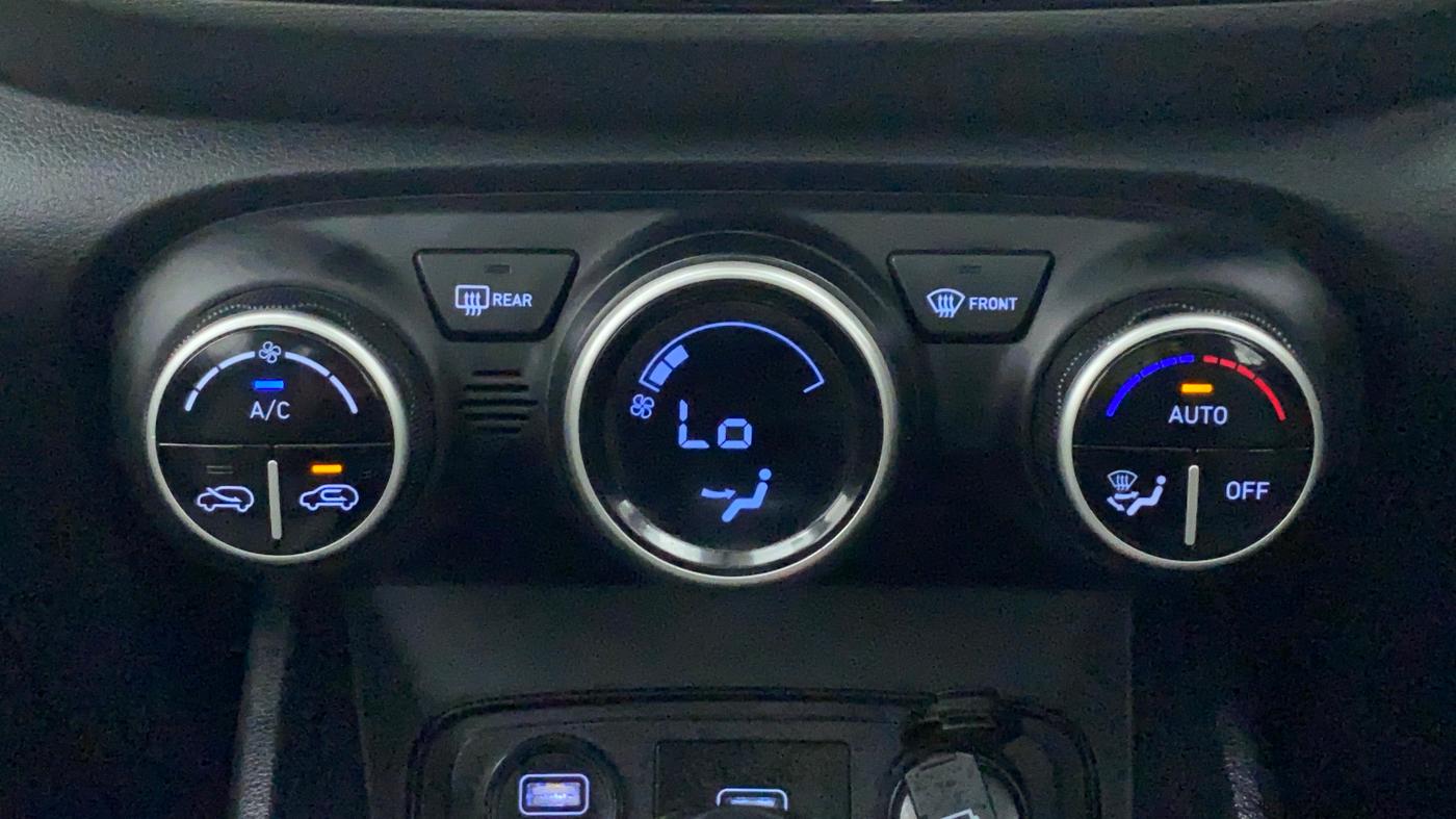 2019 Hyundai VENUE 1.0 TURBO GDI SX+ AT, Petrol, Automatic, 43,438 km, Automatic Climate Control
