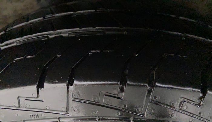 2019 Hyundai VENUE SX(O) CRDi, Diesel, Manual, 58,088 km, Right Rear Tyre Tread