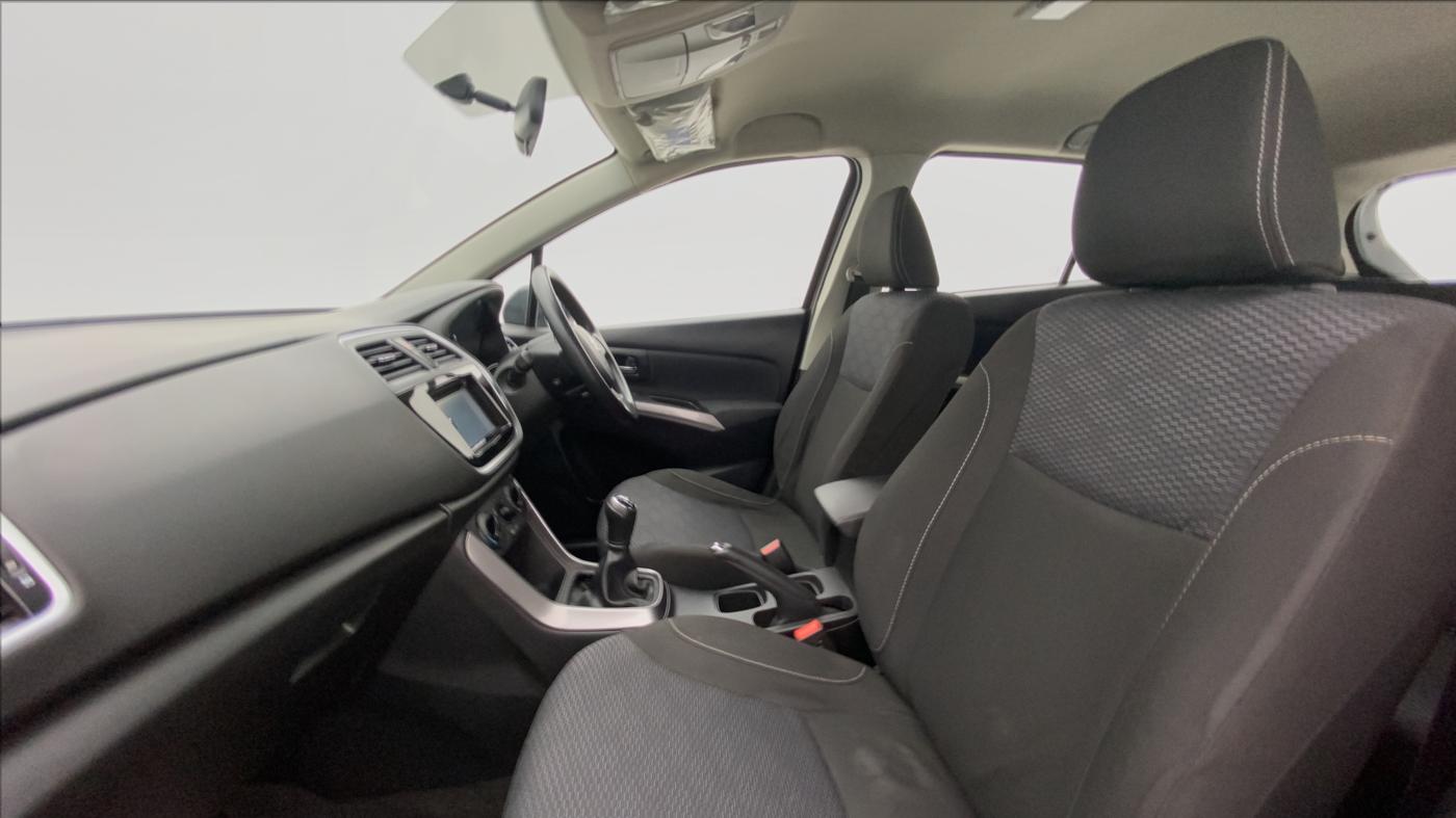 2017 Maruti S Cross DELTA SHVS, Diesel, Manual, 25,325 km, Right Side Front Door Cabin