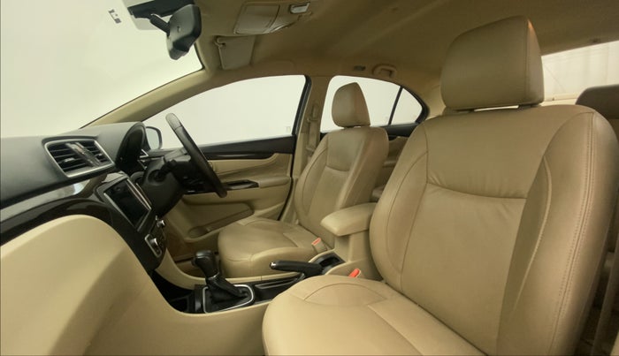 2016 Maruti Ciaz ZXI+ AT, Petrol, Automatic, 90,756 km, Right Side Front Door Cabin