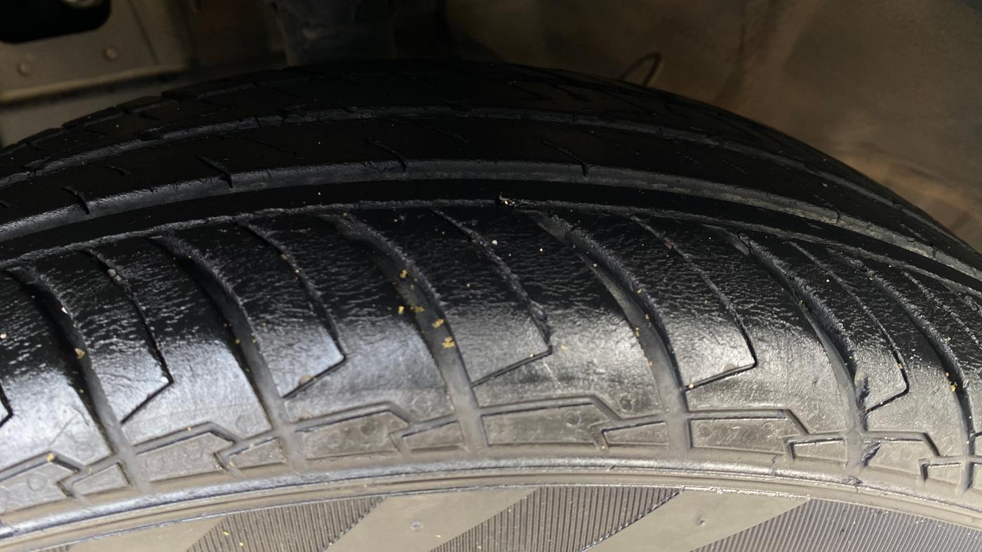 2024 Hyundai EXTER SX 1.2 MT Hy-CNG Duo , CNG, Manual, 38,701 km, Left Front Tyre Tread