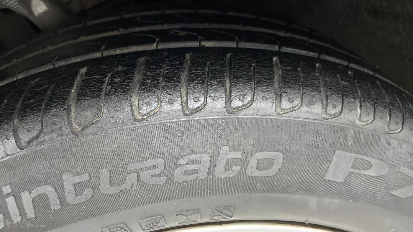2014 Audi A6 35 TDI S LINE, Diesel, Automatic, 32,586 km, Left Front Tyre Tread