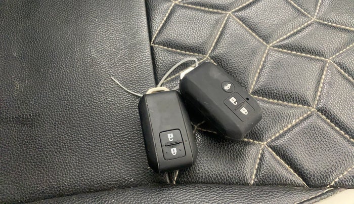 2021 Maruti Baleno ZETA PETROL 1.2, Petrol, Manual, 64,222 km, Key Close Up