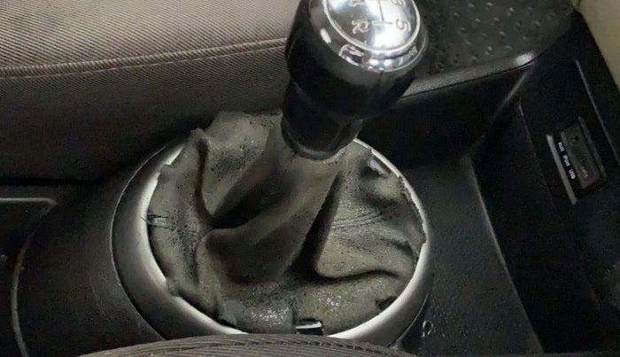 2013 Hyundai i20 SPORTZ 1.2, Petrol, Manual, 58,779 km, Gear lever - Boot cover slightly torn