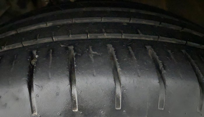 2017 Maruti Baleno ZETA PETROL 1.2, Petrol, Manual, 38,540 km, Right Rear Tyre Tread