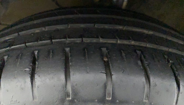 2017 Maruti Baleno ZETA PETROL 1.2, Petrol, Manual, 38,540 km, Right Front Tyre Tread