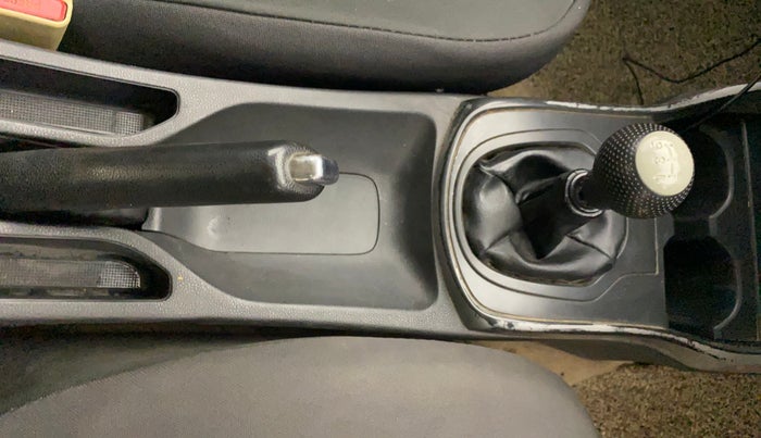 2018 Honda City 1.5L I-VTEC V MT, Petrol, Manual, 1,43,826 km, Gear Lever