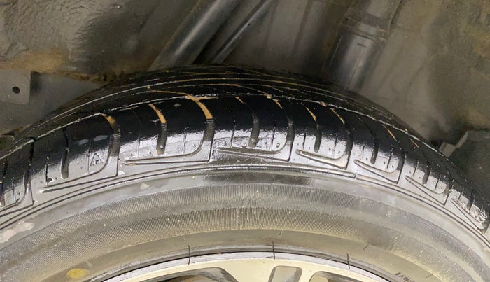 2018 Honda City 1.5L I-VTEC V MT, Petrol, Manual, 1,43,826 km, Left Rear Tyre Tread