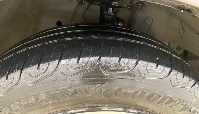 2018 Honda City 1.5L I-VTEC V MT, Petrol, Manual, 1,43,826 km, Right Front Tyre Tread