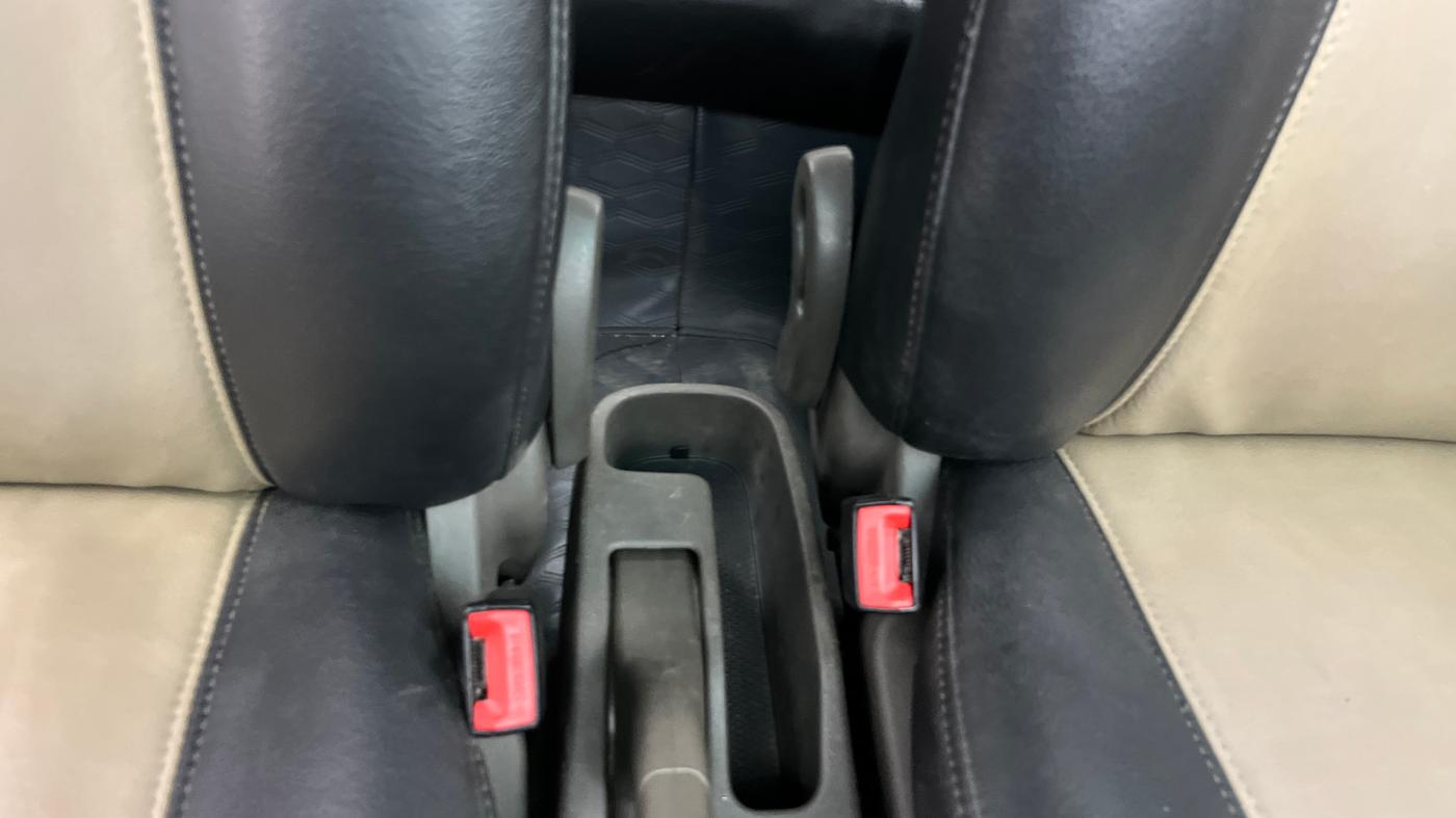 2014 Hyundai i10 MAGNA 1.1, Petrol, Manual, 68,803 km, Driver Side Adjustment Panel