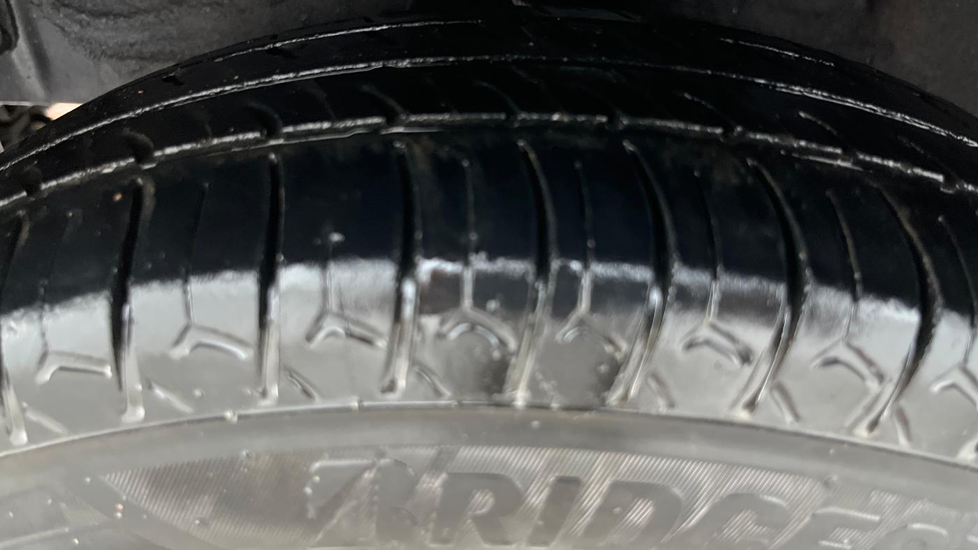 2014 Hyundai i10 MAGNA 1.1, Petrol, Manual, 68,803 km, Left Front Tyre Tread