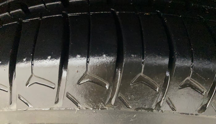 2019 Hyundai Grand i10 SPORTZ 1.2 KAPPA VTVT, Petrol, Manual, 34,987 km, Right Front Tyre Tread