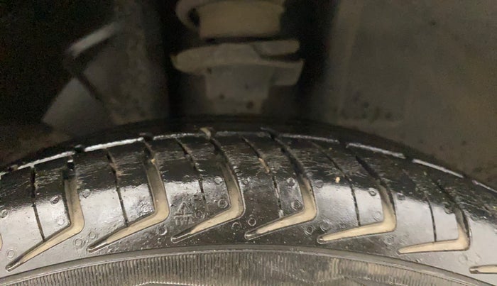2019 Renault Kwid CLIMBER 1.0 AMT, Petrol, Automatic, 13,266 km, Right Front Tyre Tread