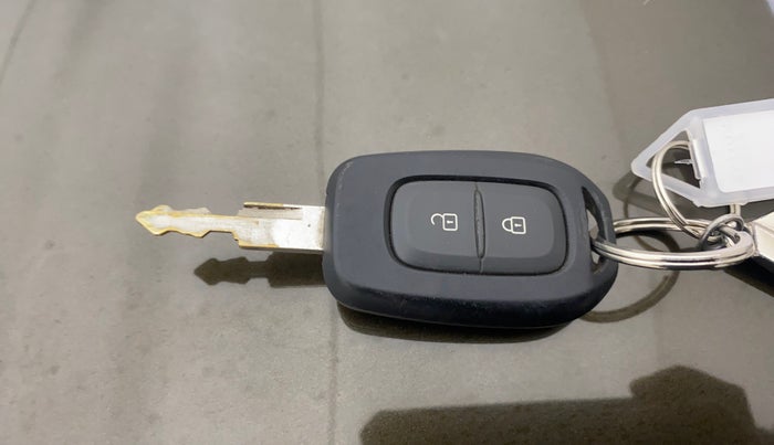 2019 Renault Kwid CLIMBER 1.0 AMT, Petrol, Automatic, 13,266 km, Key Close Up