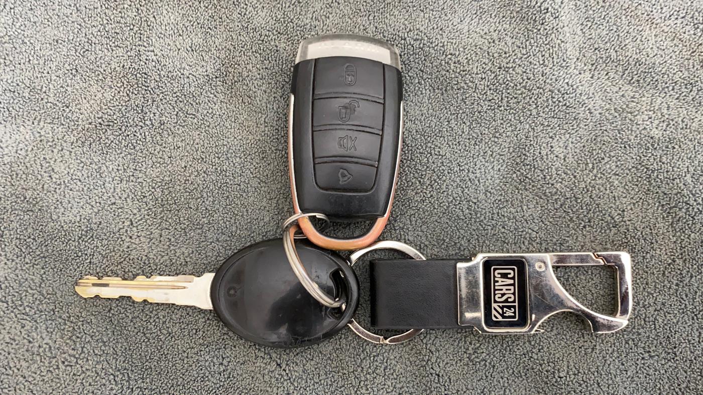 2018 Tata Tiago XM PETROL, Petrol, Manual, 39,925 km, Key Close Up