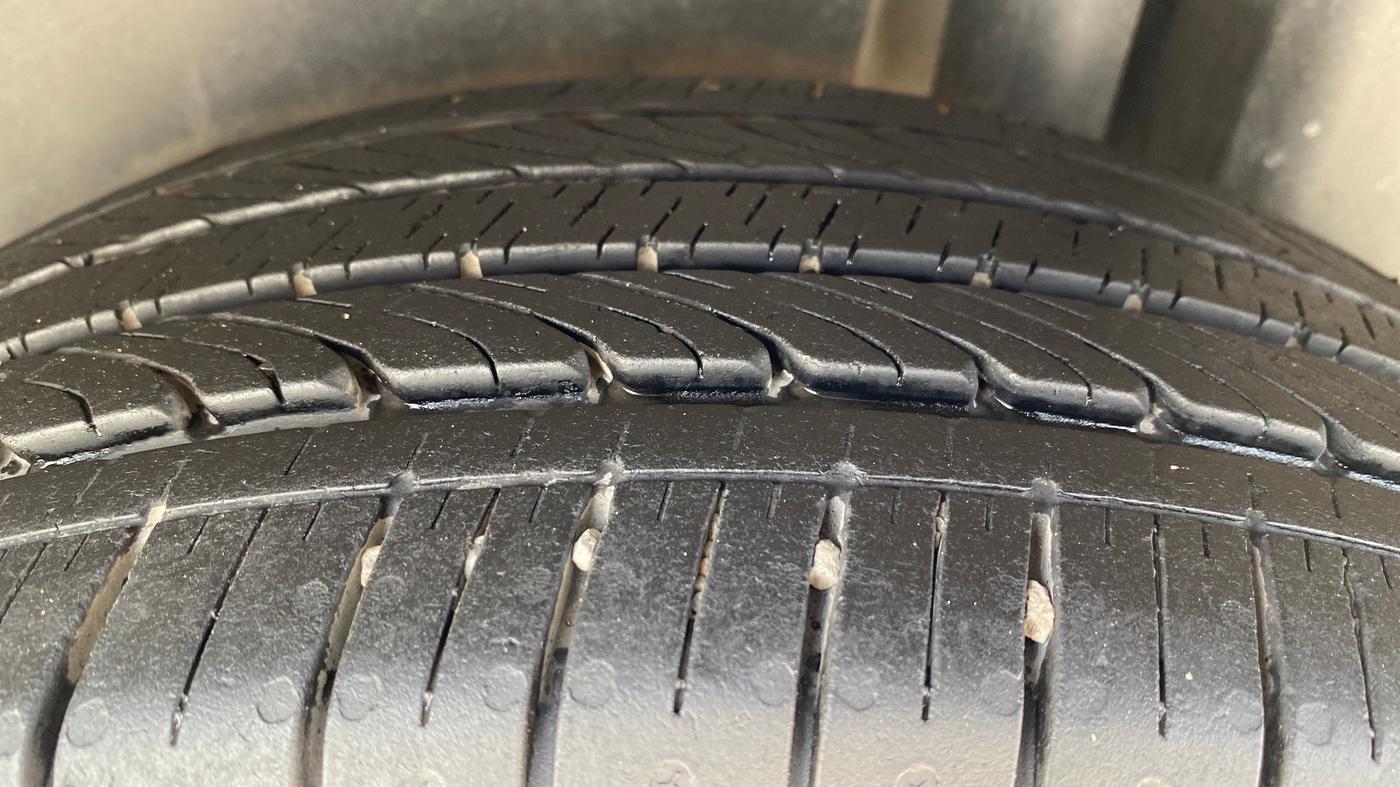 2024 Maruti Ciaz ALPHA  AT 1.5 SHVS PETROL, Petrol, Automatic, 13,508 km, Left Rear Tyre Tread