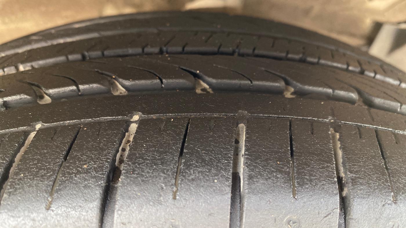 2024 Maruti Ciaz ALPHA  AT 1.5 SHVS PETROL, Petrol, Automatic, 13,508 km, Right Front Tyre Tread