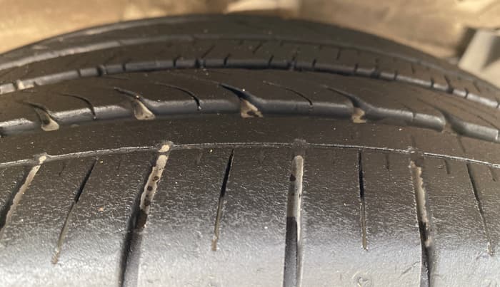 2024 Maruti Ciaz ALPHA  AT 1.5 SHVS PETROL, Petrol, Automatic, 13,508 km, Right Front Tyre Tread