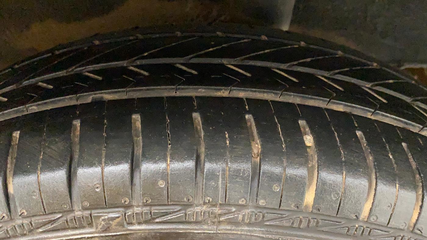 2019 Renault Kwid RXT 1.0 (O), Petrol, Manual, 60,046 km, Left Rear Tyre Tread