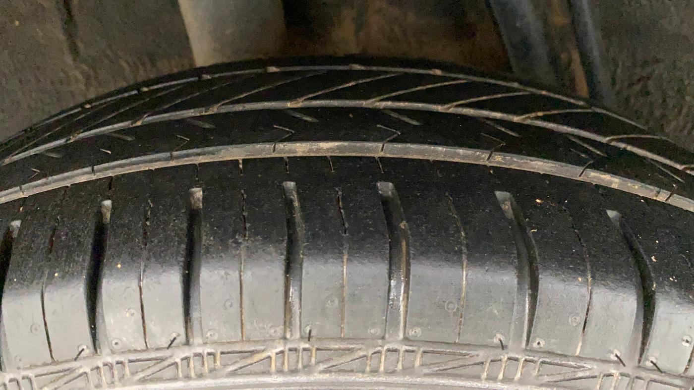 2019 Renault Kwid RXT 1.0 (O), Petrol, Manual, 60,046 km, Right Rear Tyre Tread