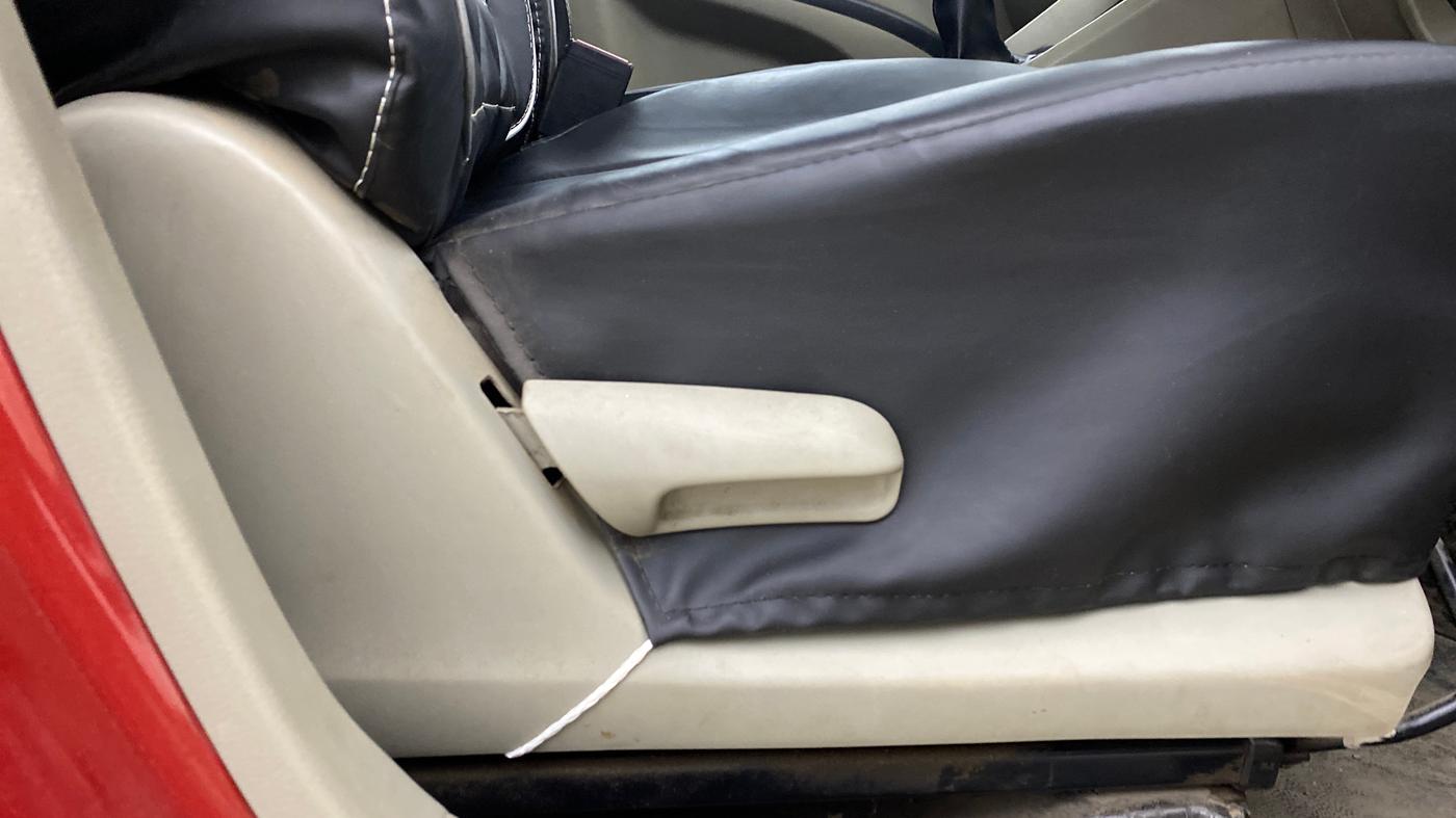 2017 Maruti Celerio VXI CNG, CNG, Manual, 69,390 km, Driver Side Adjustment Panel