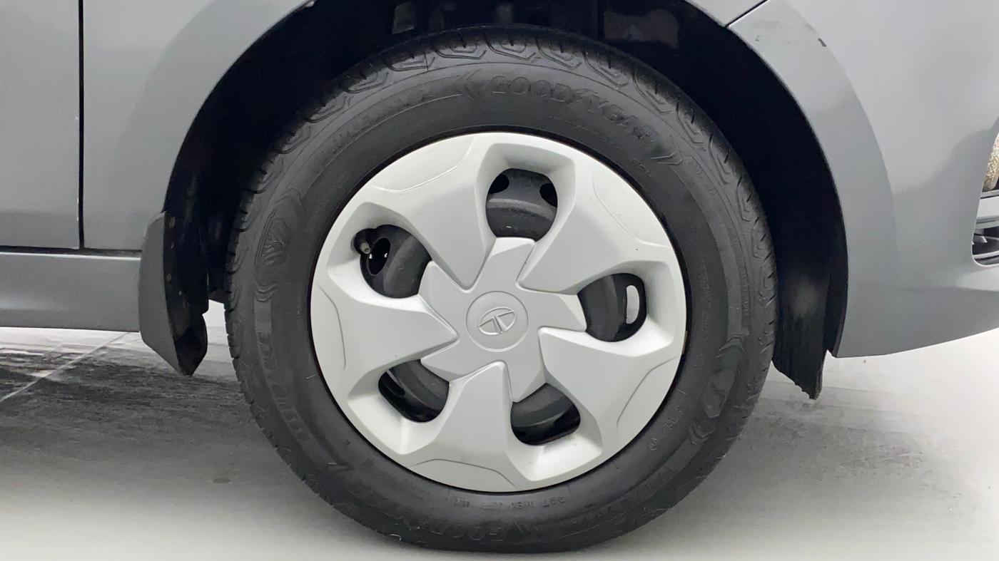 2022 Tata Tiago XT CNG, CNG, Manual, 10,436 km, Right Front Wheel