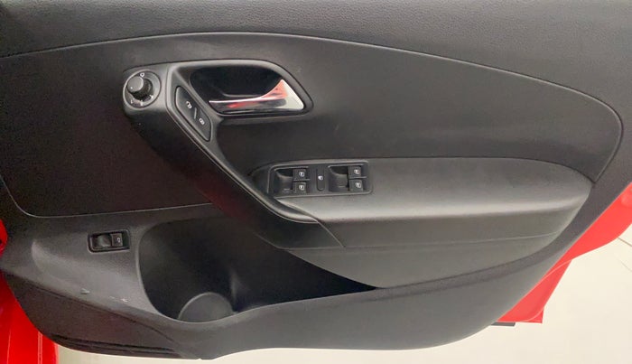 2018 Skoda Rapid STYLE 1.6 MPI AT, Petrol, Automatic, 49,088 km, Driver Side Door Panels Control