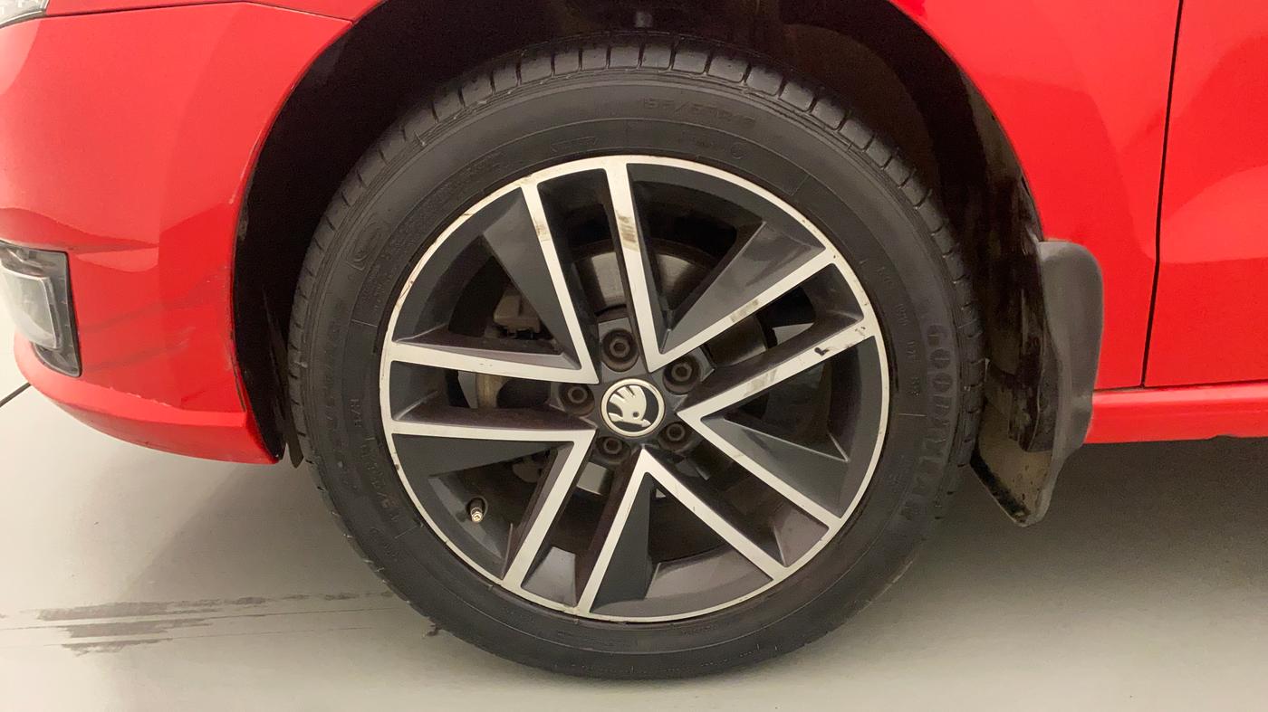 2018 Skoda Rapid STYLE 1.6 MPI AT, Petrol, Automatic, 49,088 km, Left Front Wheel