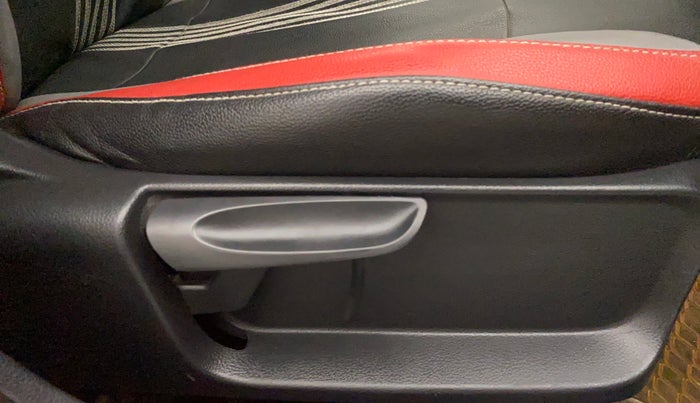 2018 Skoda Rapid STYLE 1.6 MPI AT, Petrol, Automatic, 49,088 km, Driver Side Adjustment Panel