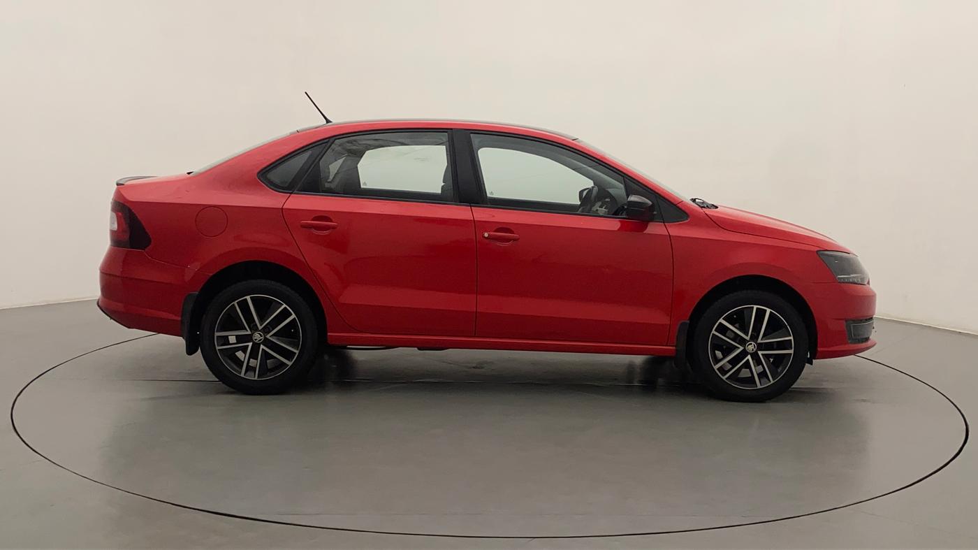 2018 Skoda Rapid STYLE 1.6 MPI AT, Petrol, Automatic, 49,088 km, Right Side