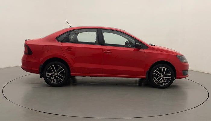2018 Skoda Rapid STYLE 1.6 MPI AT, Petrol, Automatic, 49,088 km, Right Side