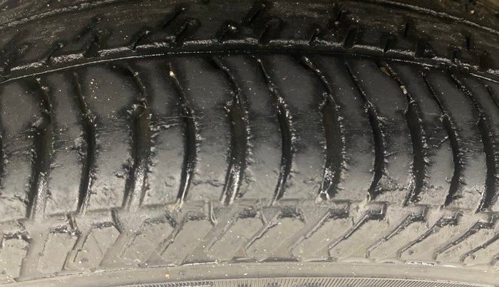 2016 Maruti Alto K10 VXI (O), Petrol, Manual, 44,401 km, Right Rear Tyre Tread