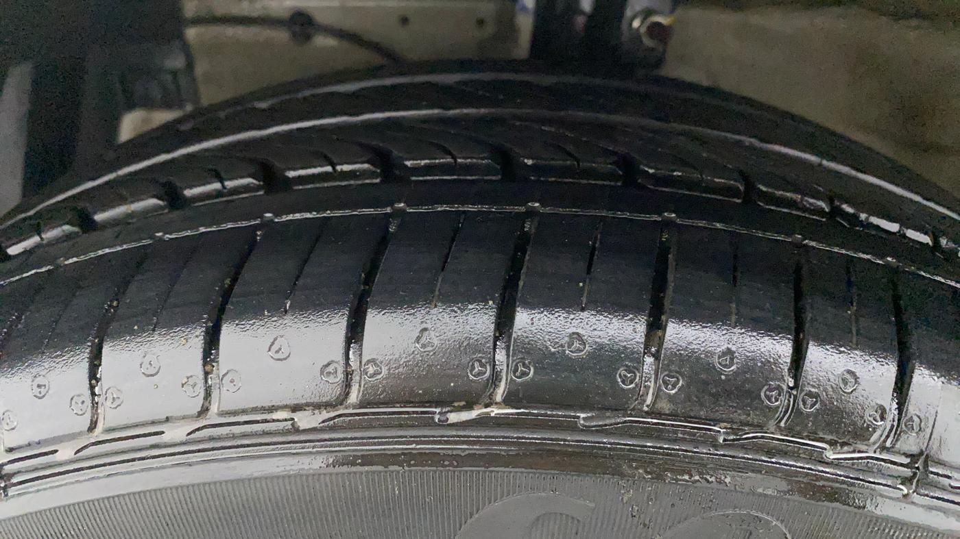 2022 Maruti Ciaz ZETA AT 1.5  SHVS PETROL, Petrol, Automatic, 7,815 km, Left Front Tyre Tread