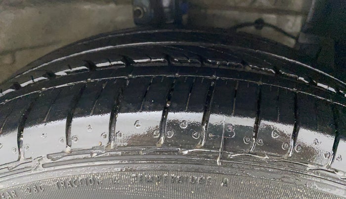 2022 Maruti Ciaz ZETA AT 1.5  SHVS PETROL, Petrol, Automatic, 7,815 km, Right Front Tyre Tread