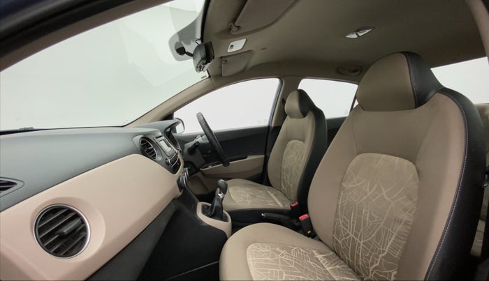 2014 Hyundai Xcent S (O) 1.2, Petrol, Manual, 36,733 km, Right Side Front Door Cabin