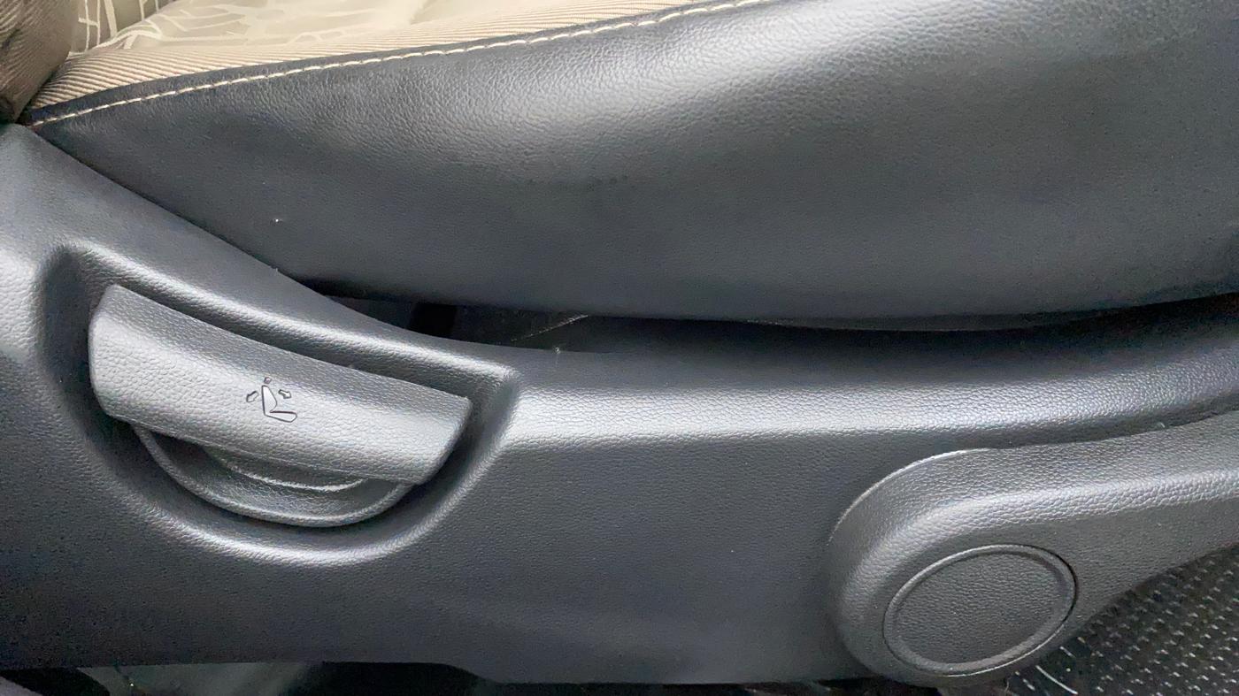 2014 Hyundai Xcent S (O) 1.2, Petrol, Manual, 36,733 km, Driver Side Adjustment Panel