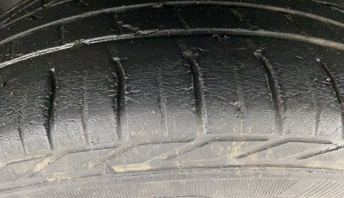 2021 Tata NEXON XZ PLUS PETROL SUNROOF, Petrol, Manual, 56,060 km, Right Front Tyre Tread