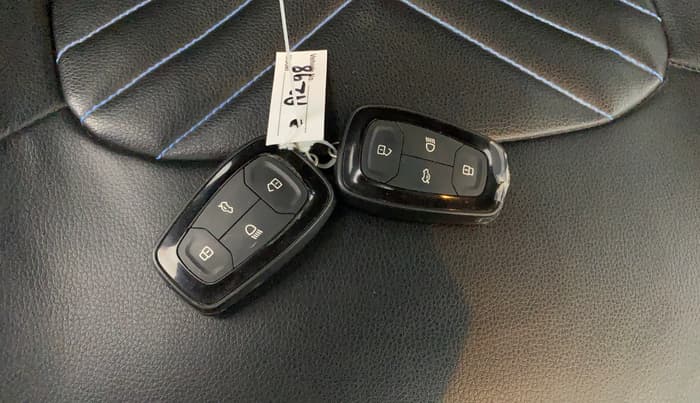2021 Tata PUNCH CREATIVE  AMT, Petrol, Automatic, 50,148 km, Key Close Up