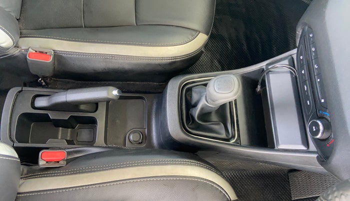 2023 Tata PUNCH PURE MT, Petrol, Manual, 40,505 km, Gear Lever