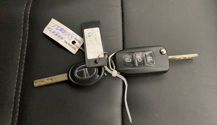 2022 Tata Tiago XZ PLUS PETROL, Petrol, Manual, 50,825 km, Key Close Up