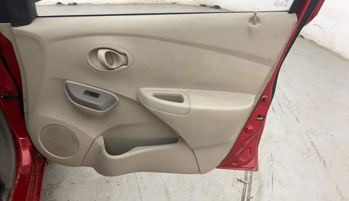 2014 Datsun Go T, Petrol, Manual, 67,663 km, Driver Side Door Panels Control