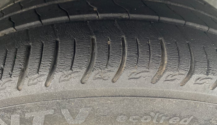 2022 Tata ALTROZ XZ PETROL, Petrol, Manual, 42,656 km, Right Front Tyre Tread