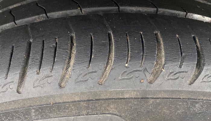 2022 Tata ALTROZ XZ PETROL, Petrol, Manual, 42,656 km, Right Rear Tyre Tread