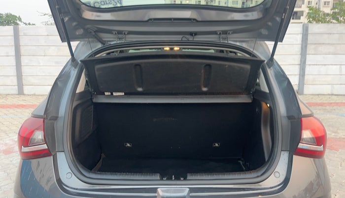 2022 Hyundai NEW I20 ASTA (O) 1.0 TURBO GDI DCT, Petrol, Automatic, 13,442 km, Boot Inside