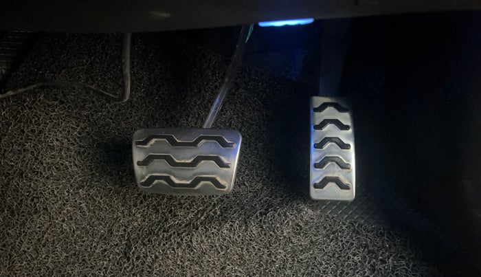 2022 Hyundai NEW I20 ASTA (O) 1.0 TURBO GDI DCT, Petrol, Automatic, 13,442 km, Pedals